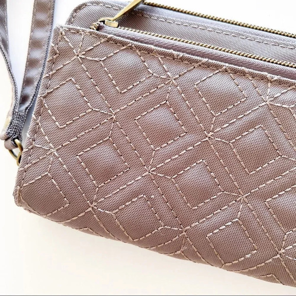 Travelon‎ RFID Wristlet - Picture 3 of 8